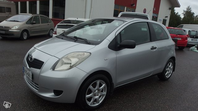 Toyota Yaris 2