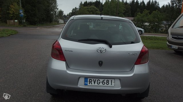 Toyota Yaris 6