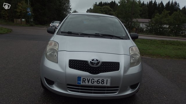 Toyota Yaris 5