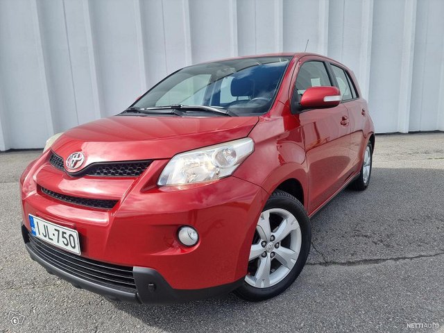 Toyota Urban Cruiser 3