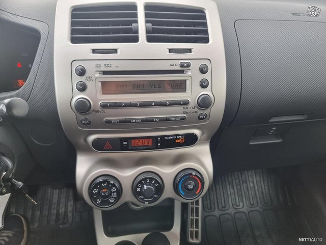 Toyota Urban Cruiser 11