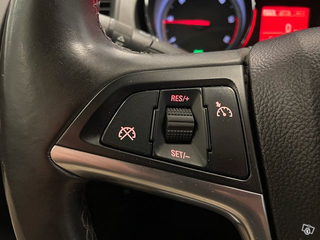 Opel Insignia 13