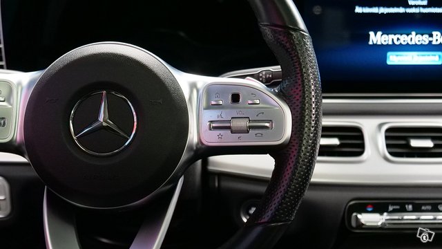 Mercedes-Benz GLE 8
