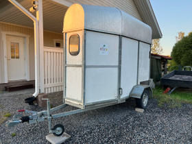 Hevostraileri, B kortilla vedettävä, Trailerit ja kuljetus, Hevoset ja hevosurheilu, Akaa, Tori.fi Hevostraileri, B kortilla vedettävä, Trailerit ja kuljetus, Hevoset ja hevosurheilu, Akaa, Tori.fi