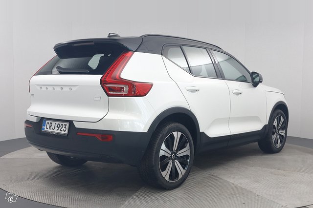 VOLVO XC40 3