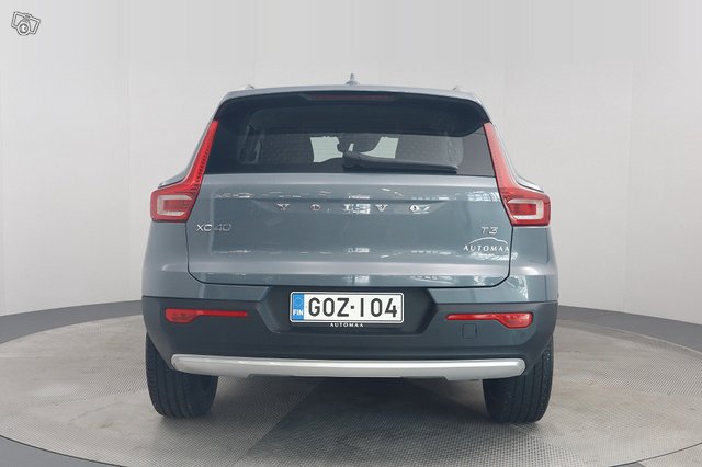 VOLVO XC40 3