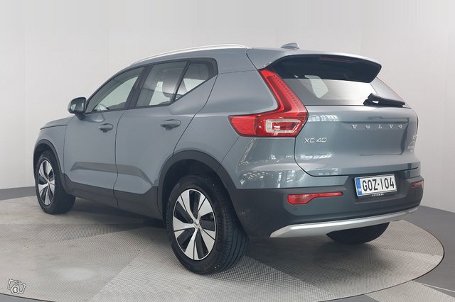 VOLVO XC40 7