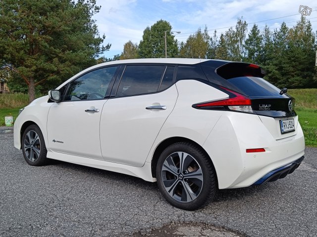 Nissan Leaf 4