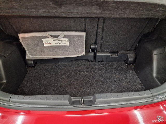 Toyota Yaris 11
