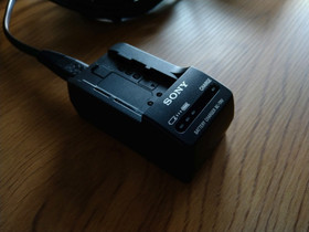 Sony BC-TRV -laturi, Valokuvaustarvikkeet, Kamerat ja valokuvaus, Kuopio, Tori.fi Sony BC-TRV -laturi, Valokuvaustarvikkeet, Kamerat ja valokuvaus, Kuopio, Tori.fi