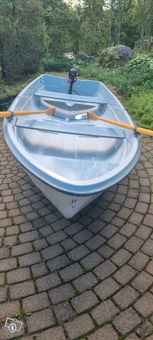 Terhi 385 soutuvene, kuva 1