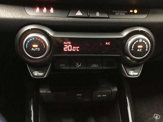 Kia Stonic 8