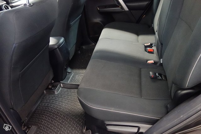 TOYOTA RAV4 7