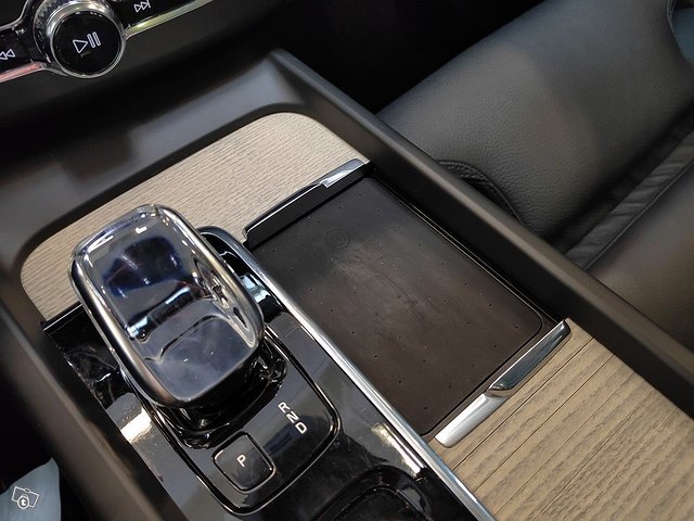VOLVO XC60 17