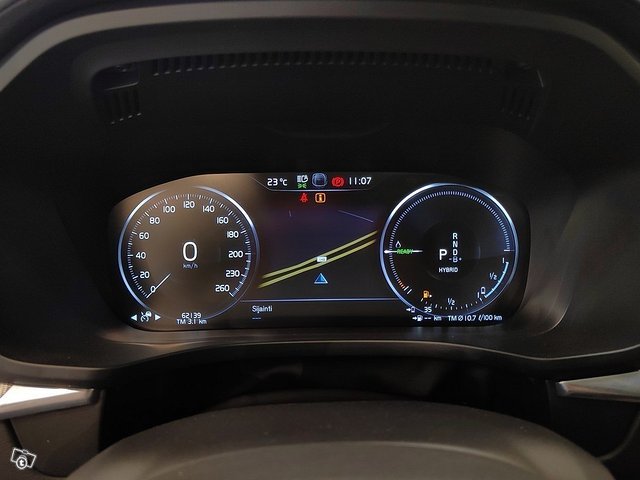 VOLVO XC60 7