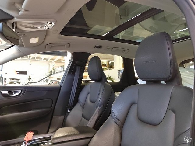 VOLVO XC60 10
