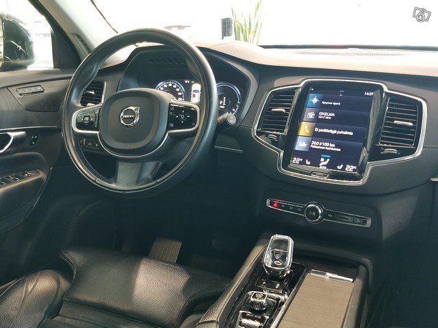VOLVO XC90 7