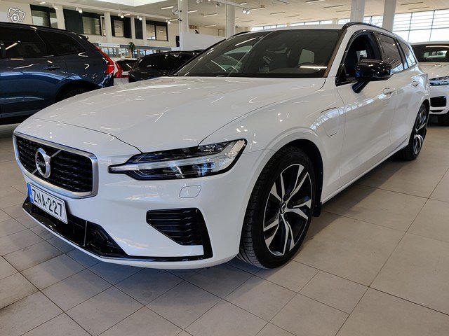 VOLVO V60 2