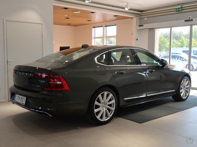 VOLVO S90 3