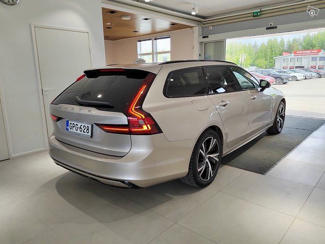 VOLVO V90 2