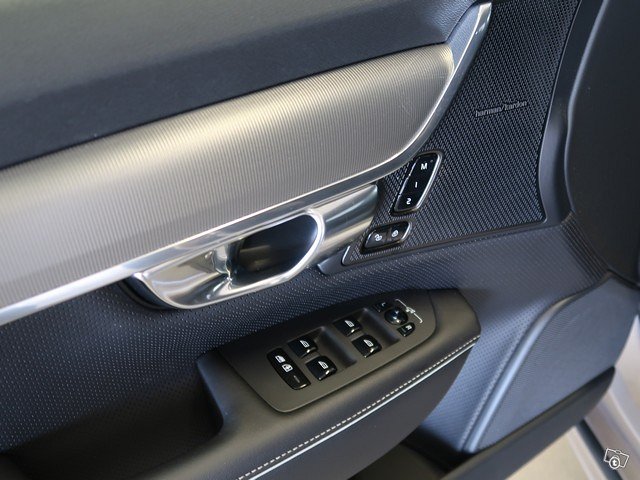 VOLVO V90 7