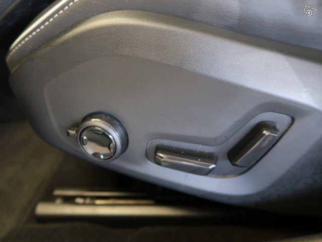 VOLVO V90 9