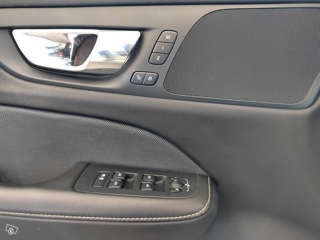 VOLVO V60 14
