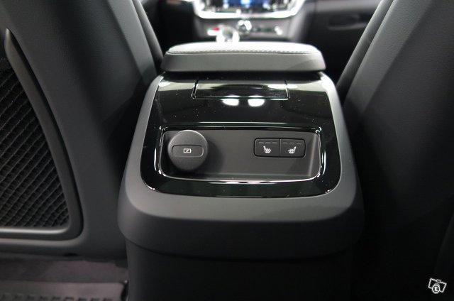 VOLVO V90 14