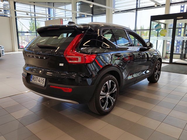 VOLVO XC40 2