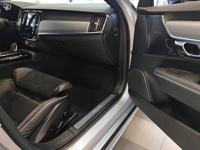 VOLVO V90 10