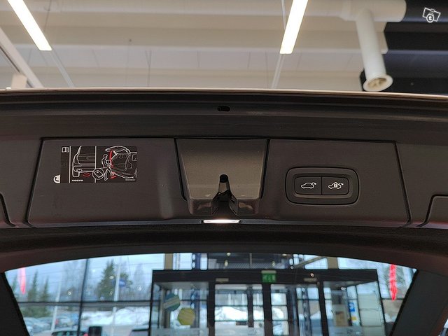 VOLVO V90 21