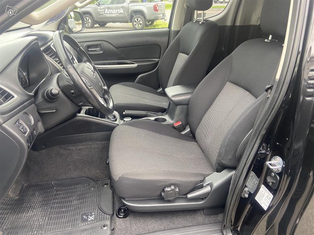 MITSUBISHI L200 24