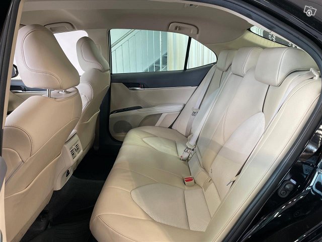 TOYOTA CAMRY 10