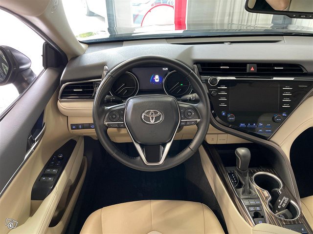 TOYOTA CAMRY 12