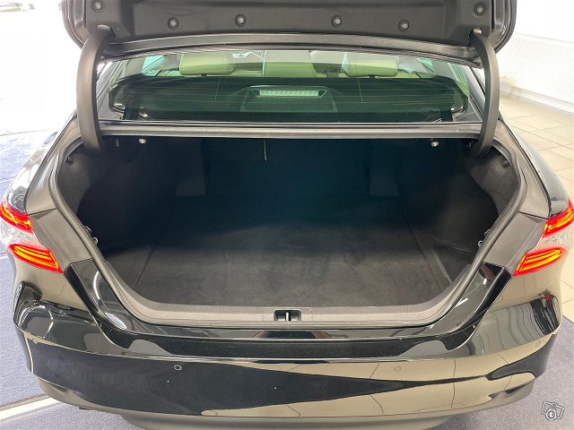 TOYOTA CAMRY 17