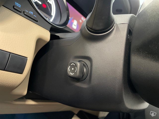 TOYOTA CAMRY 23
