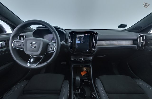 Volvo C40 8