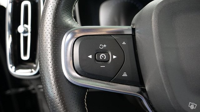 Volvo XC40 12