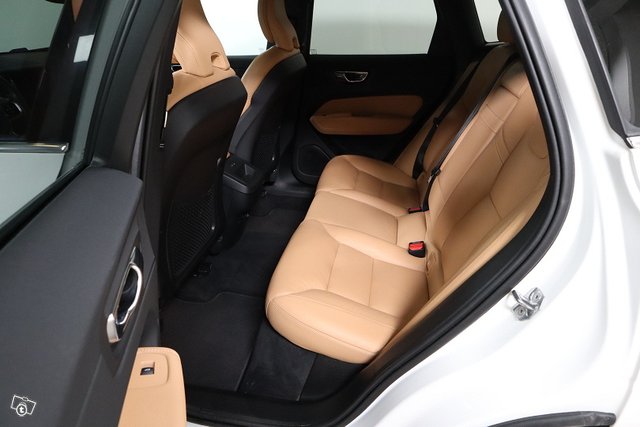 Volvo XC60 10