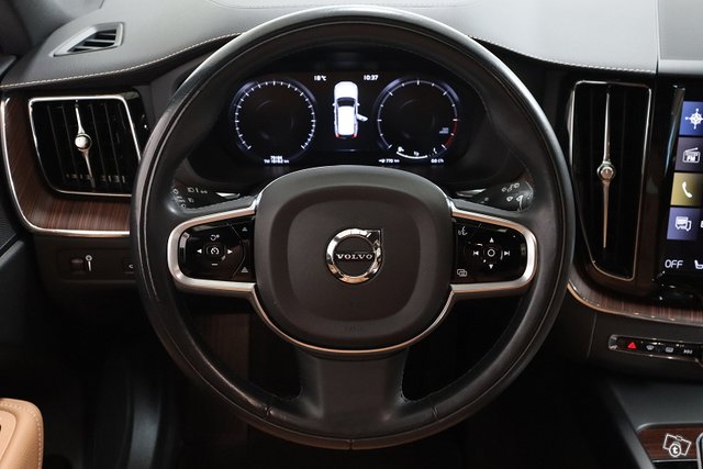 Volvo XC60 12