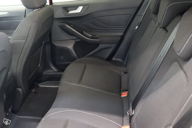 Ford Focus 8