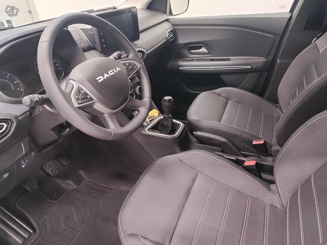 Dacia Jogger 11