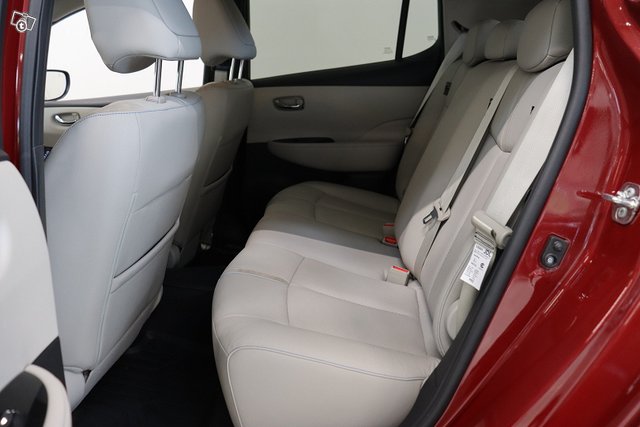 Nissan Leaf 11