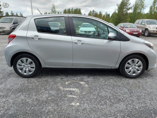 Toyota Yaris 6