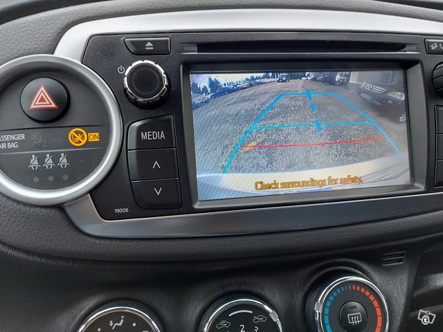 Toyota Yaris 14