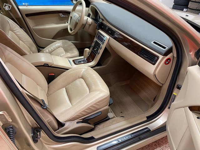 Volvo S80 11