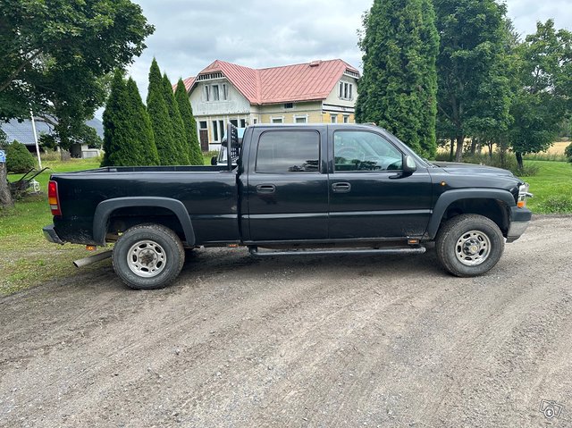 Chevrolet Silverado 3