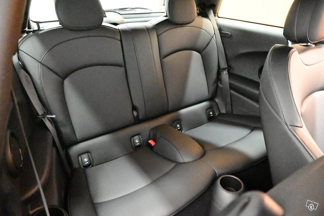 MINI Cooper 9