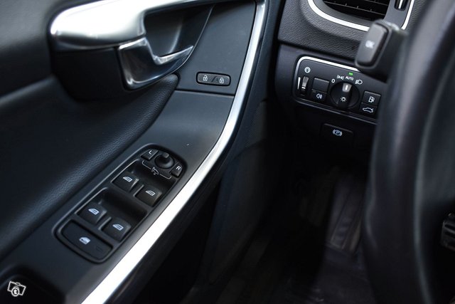 Volvo S60 19