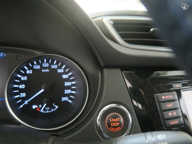NISSAN Qashqai 17